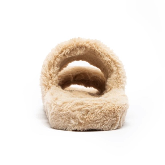 Fuzzy Slippers - Oatmeal - Picture 4 of 5